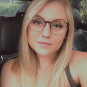 Meet your Posher, Julia